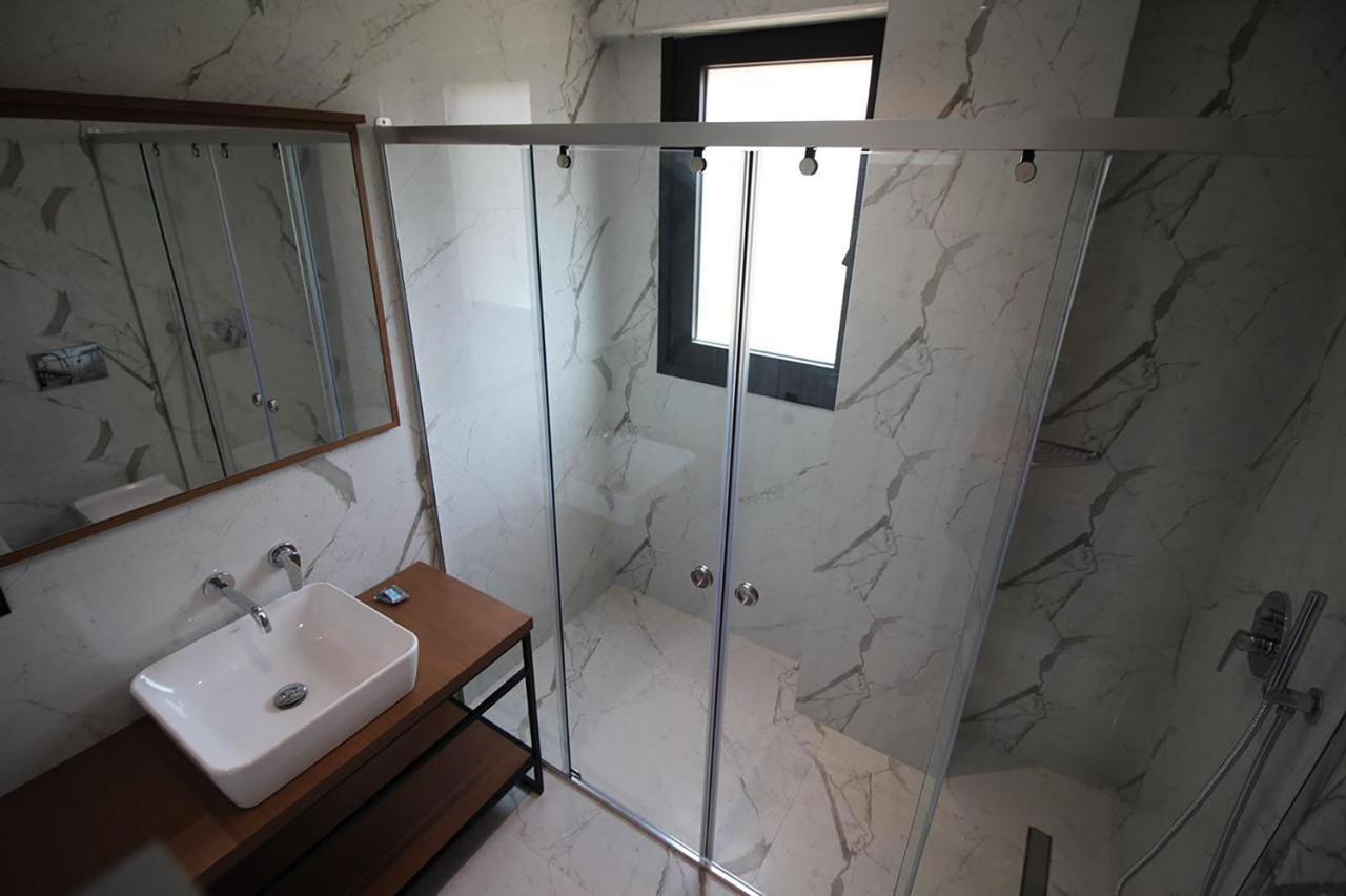 "The View" Luxury Apartments Sarandë エクステリア 写真