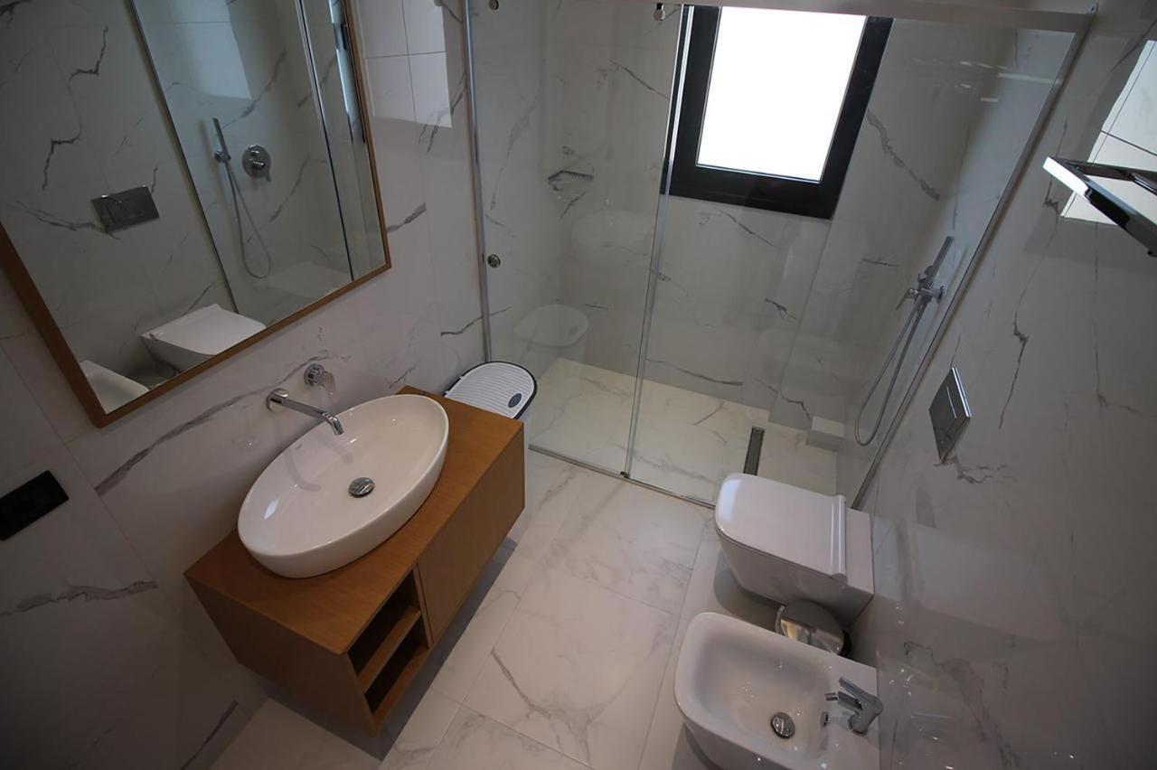 "The View" Luxury Apartments Sarandë エクステリア 写真