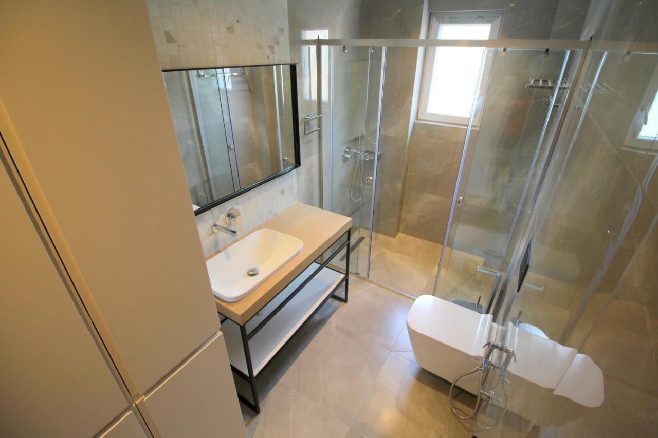 "The View" Luxury Apartments Sarandë エクステリア 写真