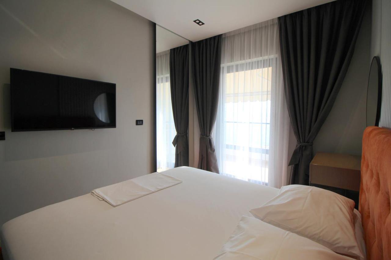 "The View" Luxury Apartments Sarandë エクステリア 写真