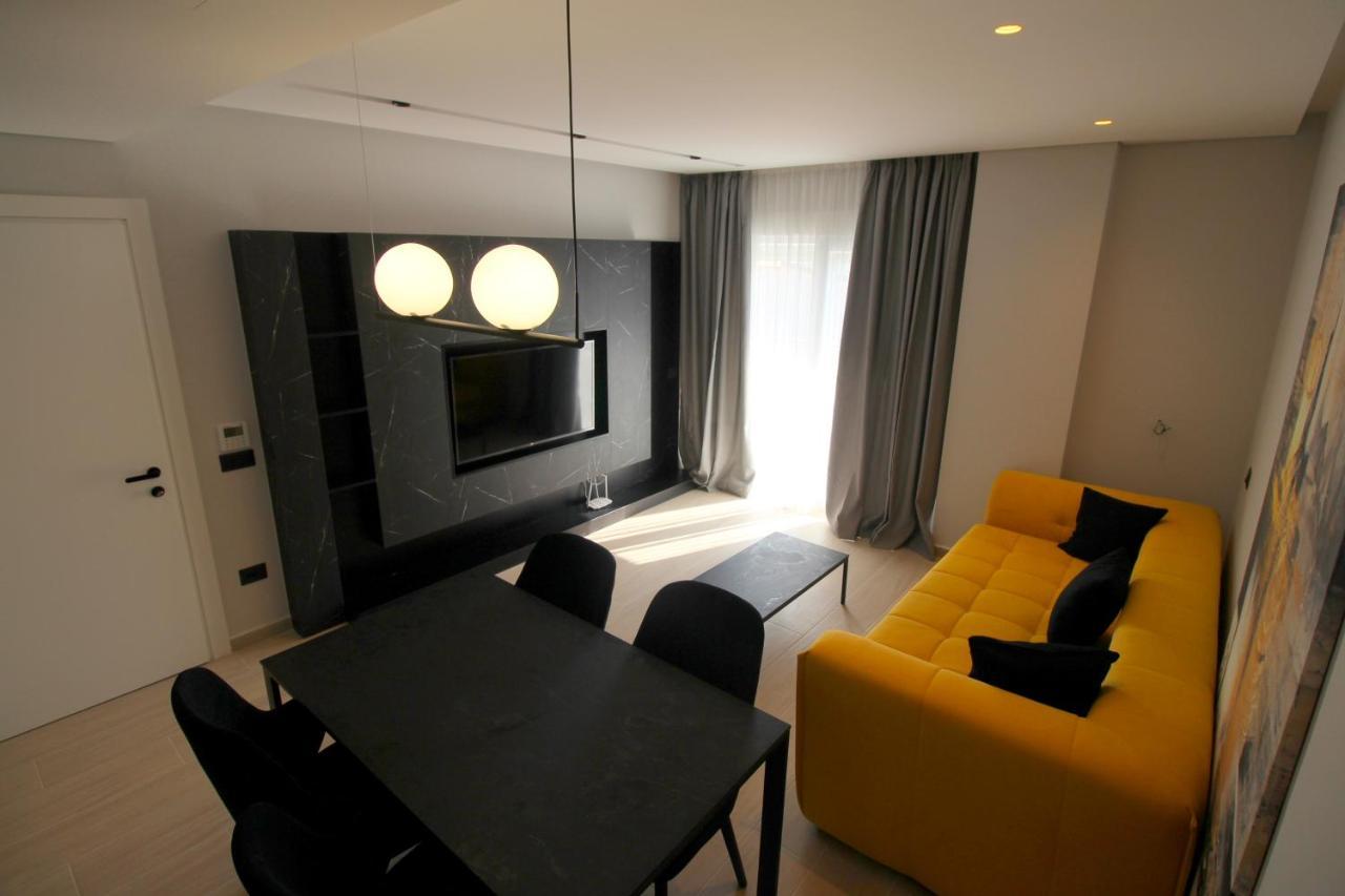 "The View" Luxury Apartments Sarandë エクステリア 写真